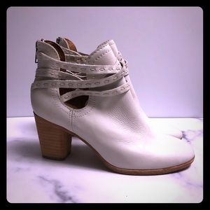 size 7.5 Frye Ankle Boots White
